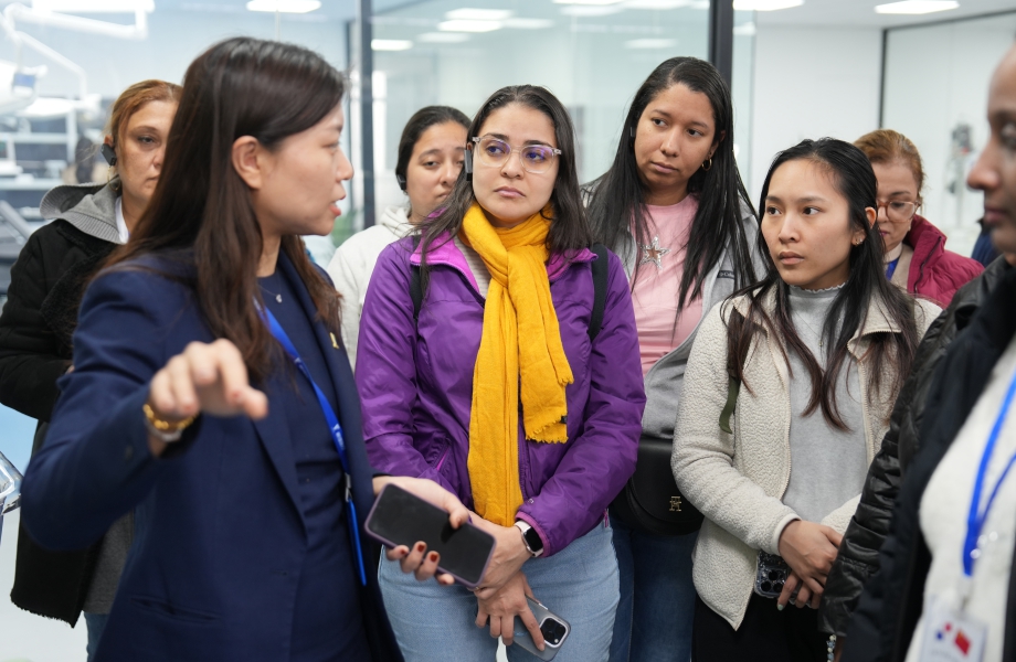 戴維醫(yī)療_湖南省兒童醫(yī)院國際交流中心專家團蒞臨戴維醫(yī)療，共商合作新機遇！